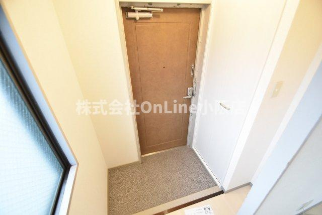 大阪市生野区小路東１丁目の賃貸マンションの玄関
