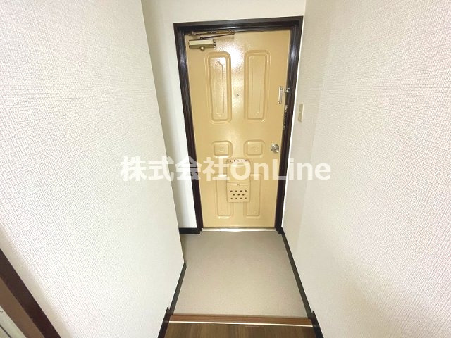 東大阪市高井田本通２丁目の賃貸マンションの玄関