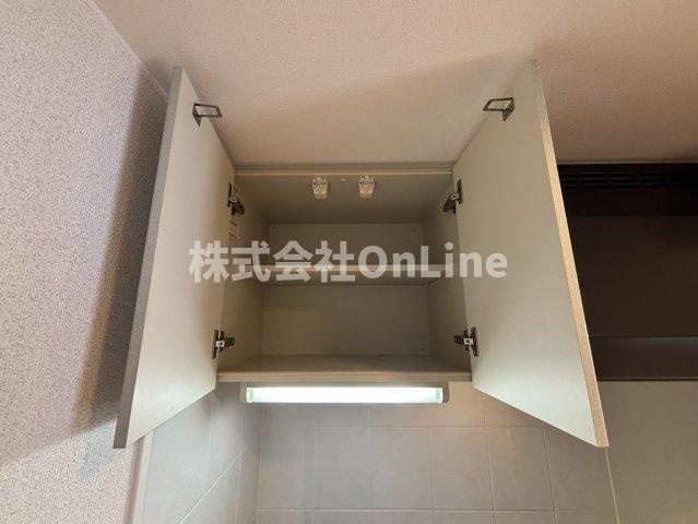 東大阪市高井田西６丁目の賃貸マンションの玄関