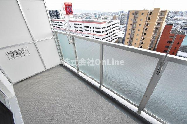 東大阪市高井田西６丁目の賃貸マンションのバルコニー