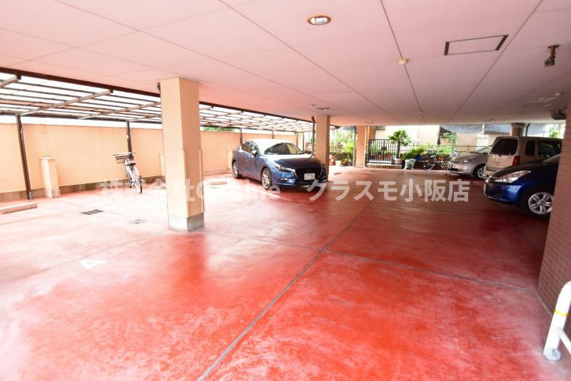 東大阪市下小阪４丁目の賃貸マンションの駐車場