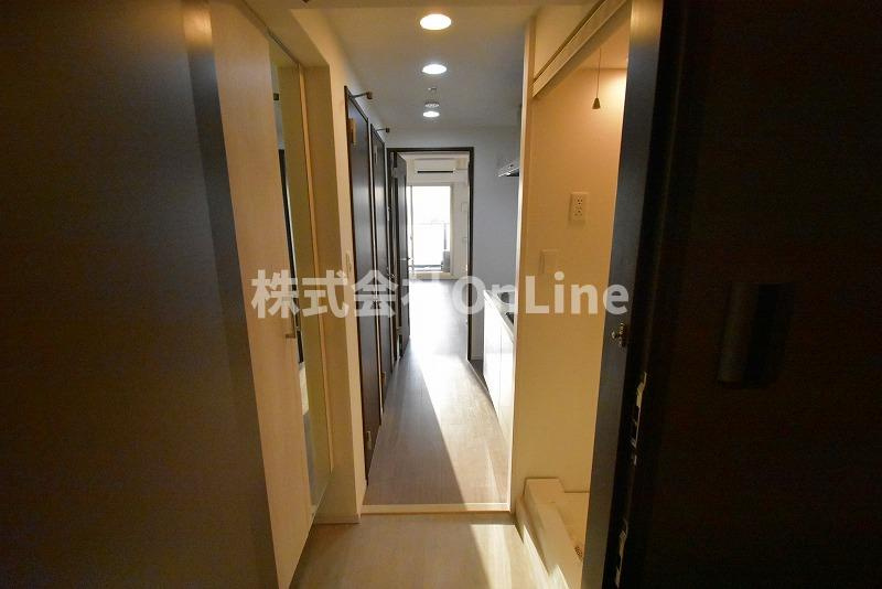 東大阪市高井田西６丁目の賃貸マンションの玄関