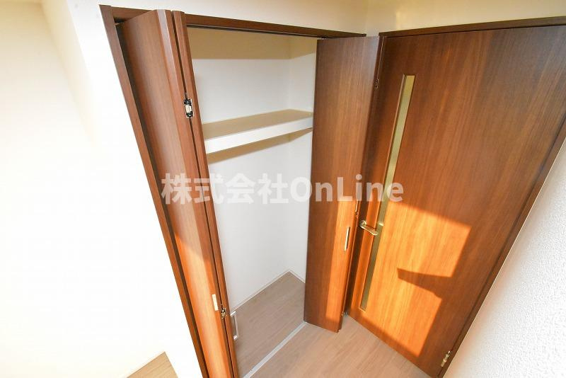 東大阪市高井田西６丁目の賃貸マンションの収納