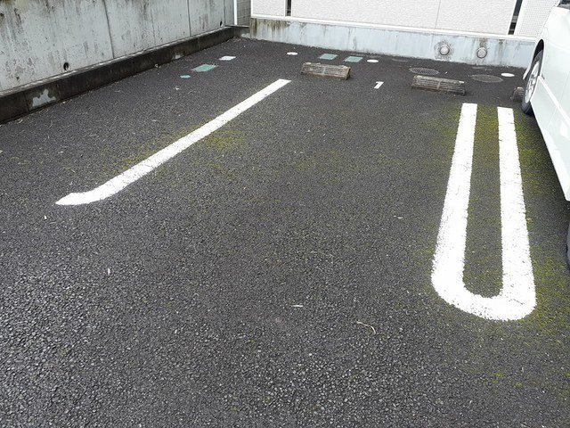 シャロル白山の駐車場|カースペースがあります