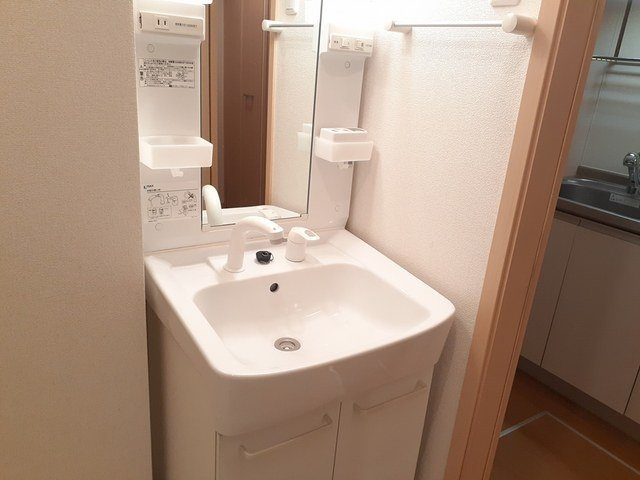 シャロル白山の洗面所|広い洗面スペース