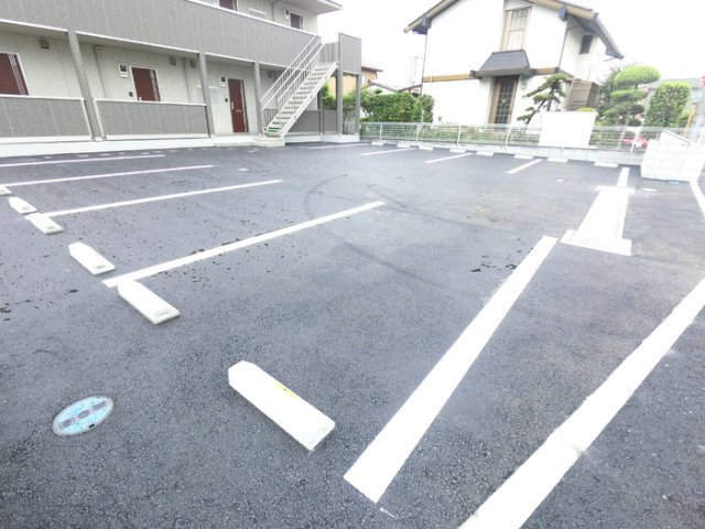 メゾン グランデ の駐車場