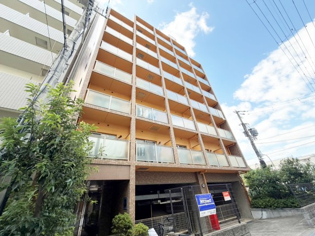 AZURE　ESAKAの周辺