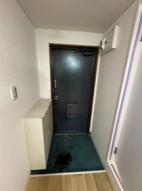 横浜市瀬谷区二ツ橋町の賃貸マンションの玄関