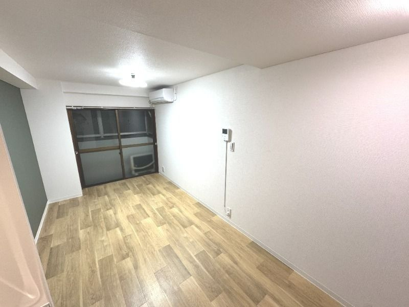 横浜市瀬谷区二ツ橋町の賃貸マンションの居間・リビング
