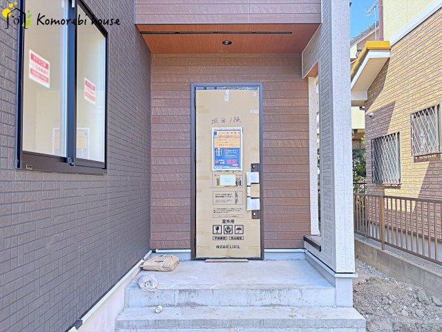 桶川市坂田　新築一戸建て　ブルーミングガーデン　01の玄関|26.10.9撮影済み