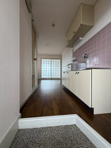 シャトル山之内の玄関