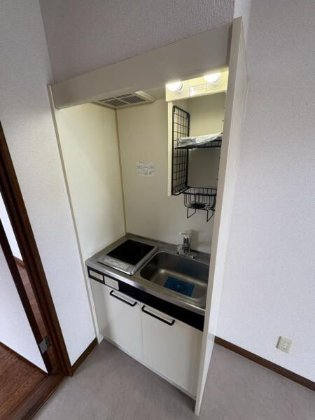 横浜市港北区岸根町のアパートのキッチン