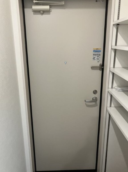 MELDIA新座の玄関