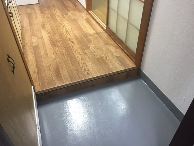 髙橋ビルの玄関