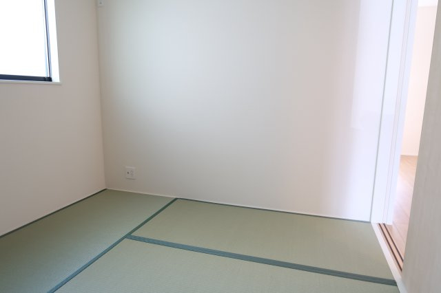 リナージュ野洲市近江富士１丁目　１期　２号棟の和室