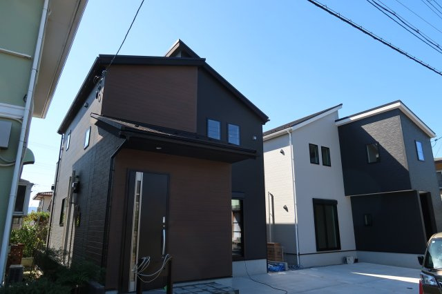 リナージュ野洲市近江富士１丁目　１期　２号棟の外観