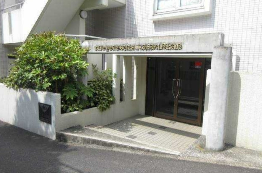 クリオ横須賀壱番館のエントランス