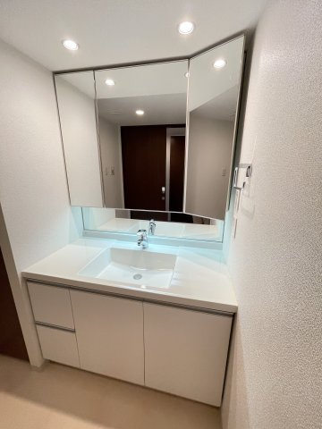 ライオンズタワー神戸元町の外観