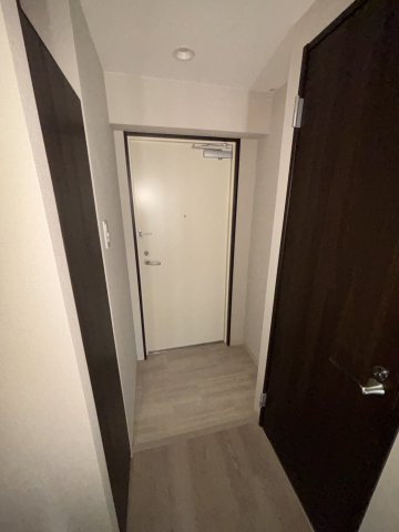 シロハイヌ尼崎中央の玄関