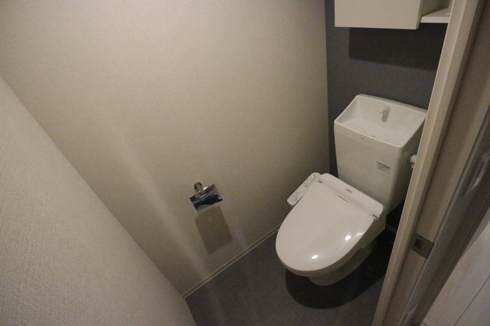 グランツコート御幣島のトイレ|落ち着いた色調のトイレです