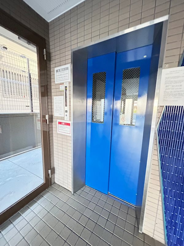 サンプラザ三宮の外観