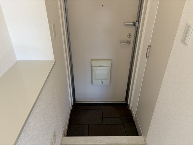 【玄関】 | カールトンコート