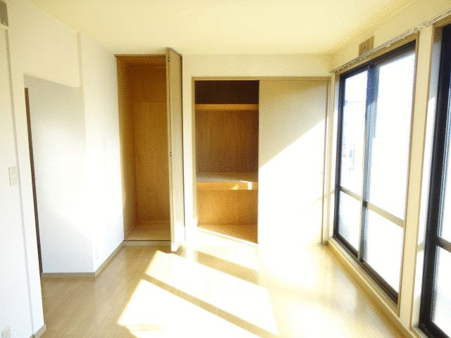 クレセントＹの収納