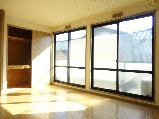 クレセントＹの居間・リビング