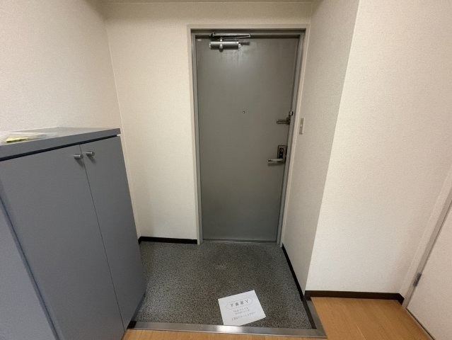 ファミーユ垂水の玄関