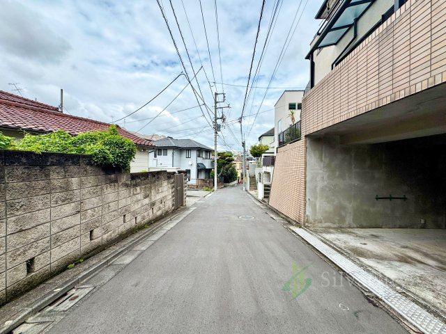 大田区南馬込3丁目の前面道路含む現地写真|前面道路は見通しが良く、お車の出し入れもスムーズです。