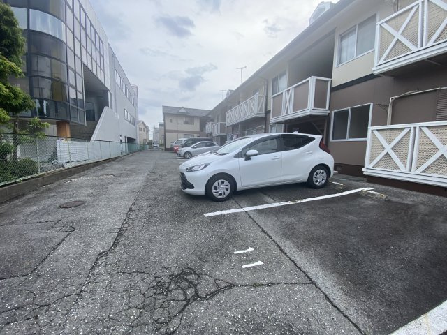 コンフォート社の駐車場