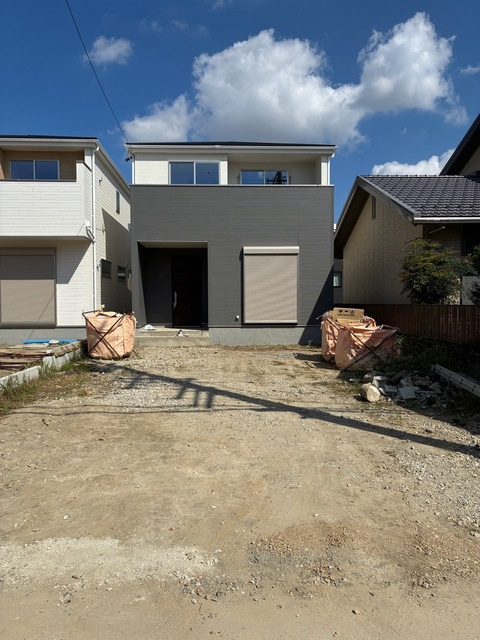 新築戸建て・仲介手数料無料）一宮市奥町公園西　４号棟の前面道路含む現地写真