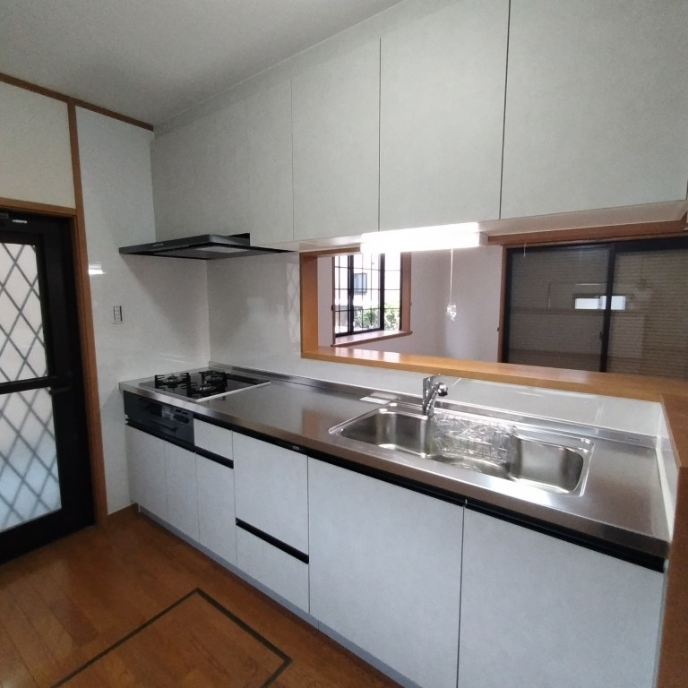 ６７３８１　岐阜市須賀３丁目中古戸建のキッチン