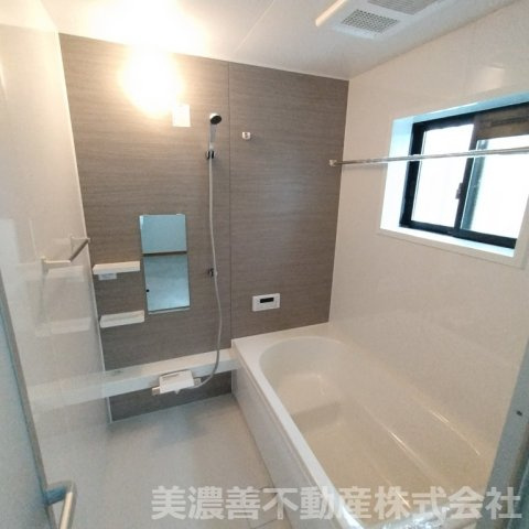 ６７３８１　岐阜市須賀３丁目中古戸建のキッチン