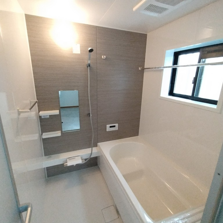 ６７３８１　岐阜市須賀３丁目中古戸建の浴室