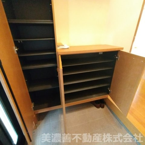 ６７３８１　岐阜市須賀３丁目中古戸建ての内装