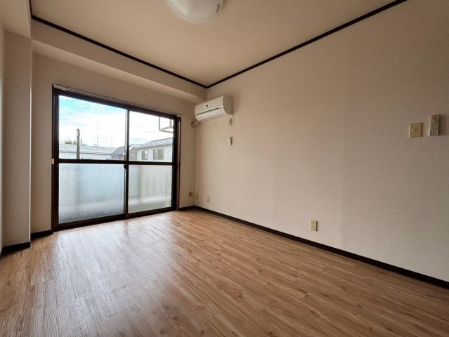 川崎市多摩区中野島４丁目の賃貸マンションの居間・リビング