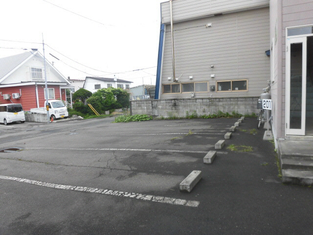 フォレストコートの駐車場