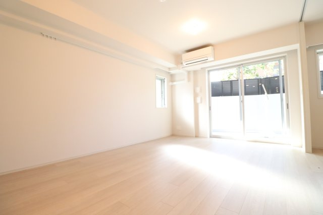 プレディアコート鷺沼の居間・リビング|間取り反転タイプのお部屋の写真です。
前回募集時の写真です。現況優先