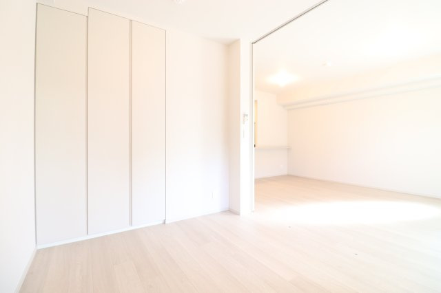 プレディアコート鷺沼の居間・リビング|間取り反転タイプのお部屋の写真です。
前回募集時の写真です。現況優先