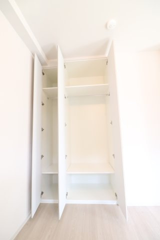 プレディアコート鷺沼の収納|間取り反転タイプのお部屋の写真です。
前回募集時の写真です。現況優先
