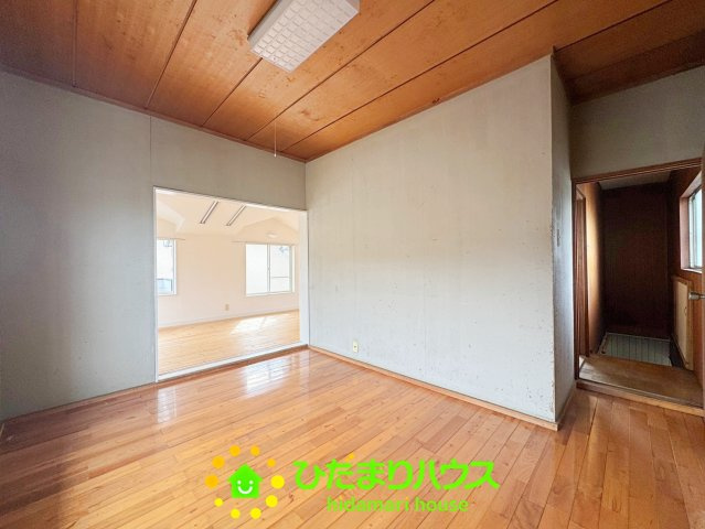 幸手市東5丁目　中古一戸建ての洋室