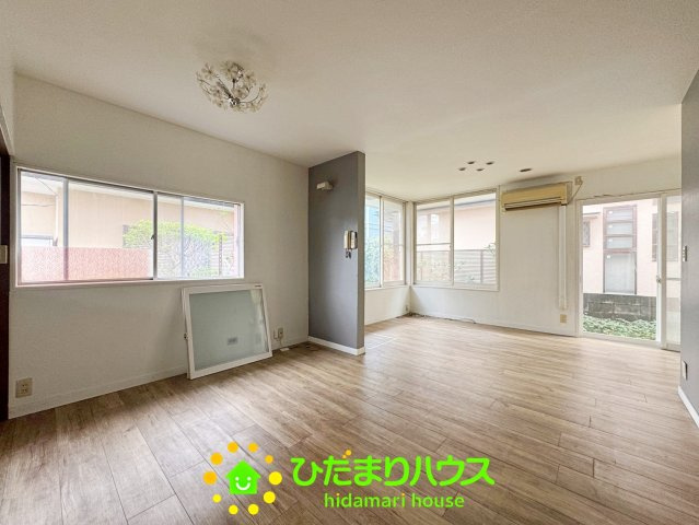 幸手市東5丁目　中古一戸建ての居間・リビング