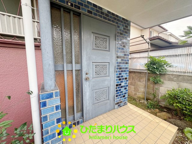 幸手市東5丁目　中古一戸建ての玄関