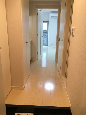 ヴィーダ高井戸の玄関|明るい玄関です