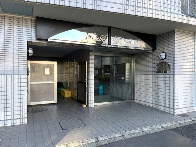 日神パレス東高円寺のエントランス|建物の内部です