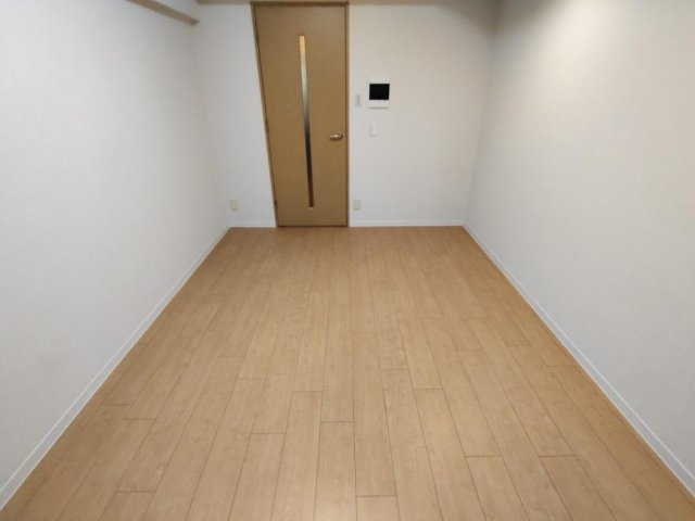 ルーブル中野沼袋弐番館の洋室|きれいな洋室です