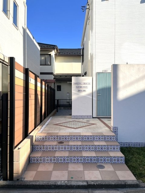ソルナクレイシア吉祥寺本町のエントランス|ゆとりのあるエントランスです