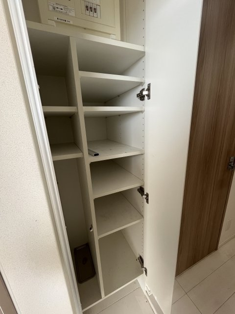 ＰＲＥＭＩＵＭ　ＣＵＢＥ　下北沢の収納|靴入