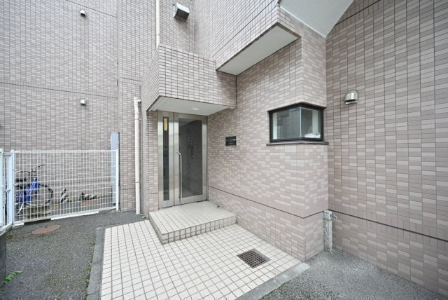 クレアパーク野方のエントランス|建物の内部です